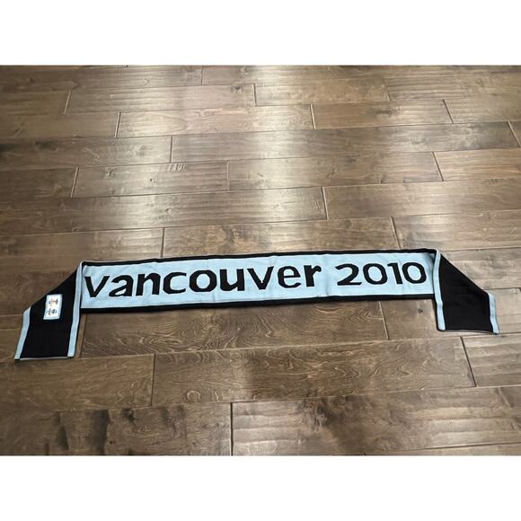 Olympic Games Vancouver 2010 Navy Blue Sky Blue Official Scarf 60x6 100% Acrylic - Picture 1 of 6